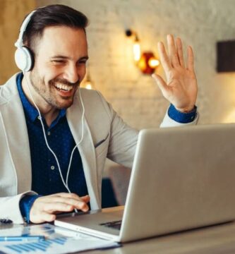 En qué se diferencia el aprendizaje en línea del aprendizaje a distancia