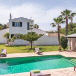 Disfruta de la esencia mediterránea desde tu refugio privado en Menorca