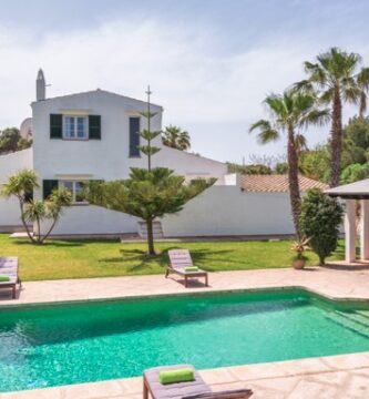 Disfruta de la esencia mediterránea desde tu refugio privado en Menorca