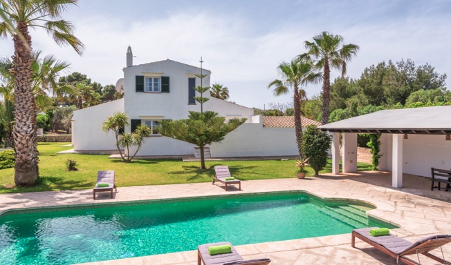 Disfruta de la esencia mediterránea desde tu refugio privado en Menorca